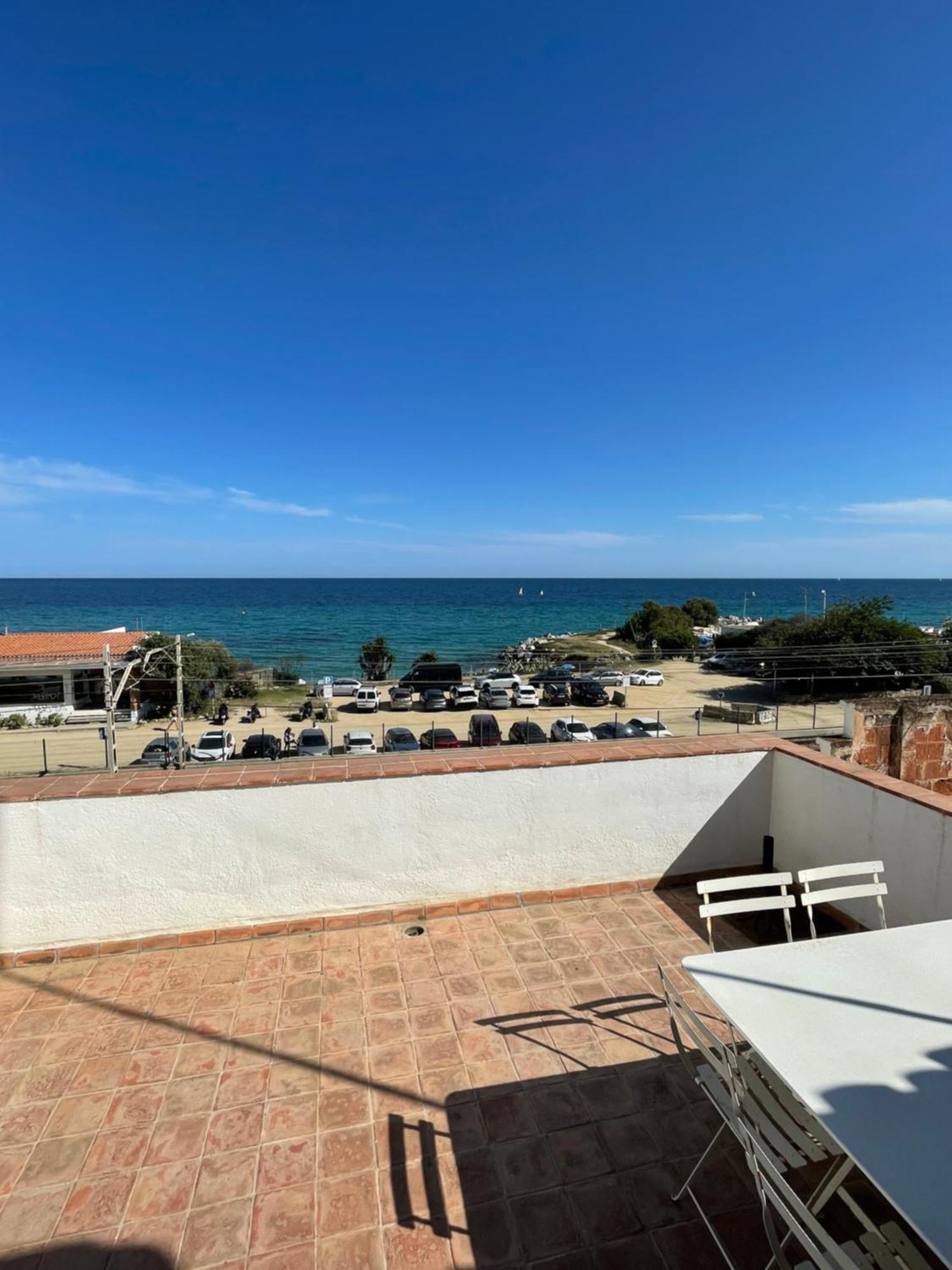 Espectacular casa indiana en primera línea de mar Vilassar De Mar Exterior foto
